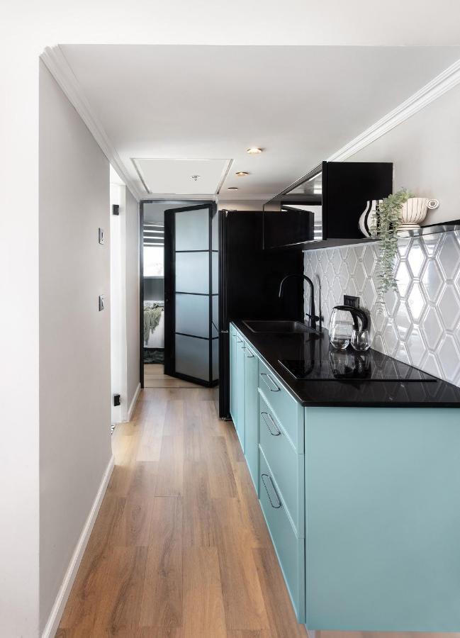 Sea View Stylish 1Br With Balcony By Beachfront Stay Herzelia Dış mekan fotoğraf