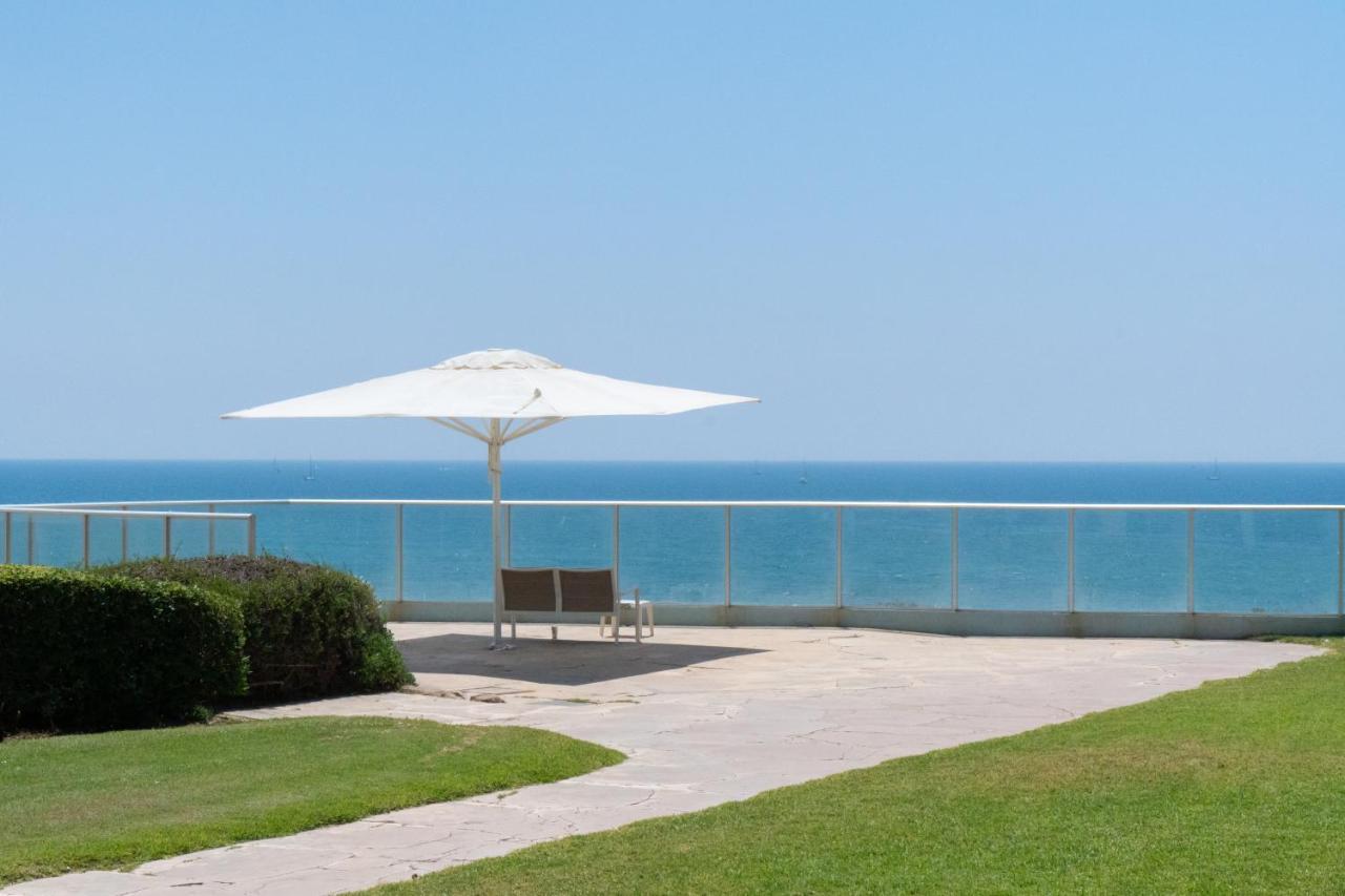 Sea View Stylish 1Br With Balcony By Beachfront Stay Herzelia Dış mekan fotoğraf