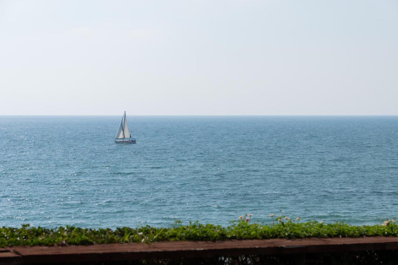 Sea View Stylish 1Br With Balcony By Beachfront Stay Herzelia Dış mekan fotoğraf
